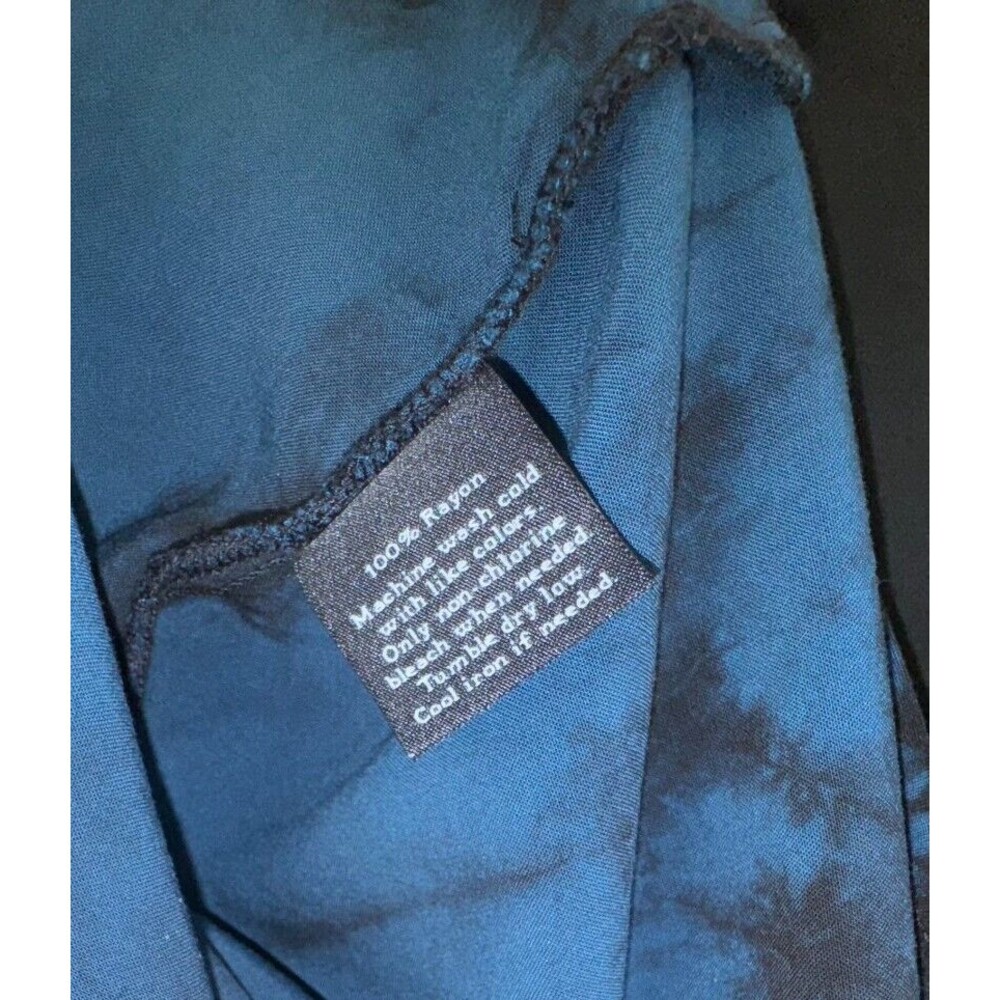 Rock & Republic Ladies Shirt Sz S Black Blue Tie-Dye 1/2 Button Roll-Tab Sleeve - Picture 4 of 5